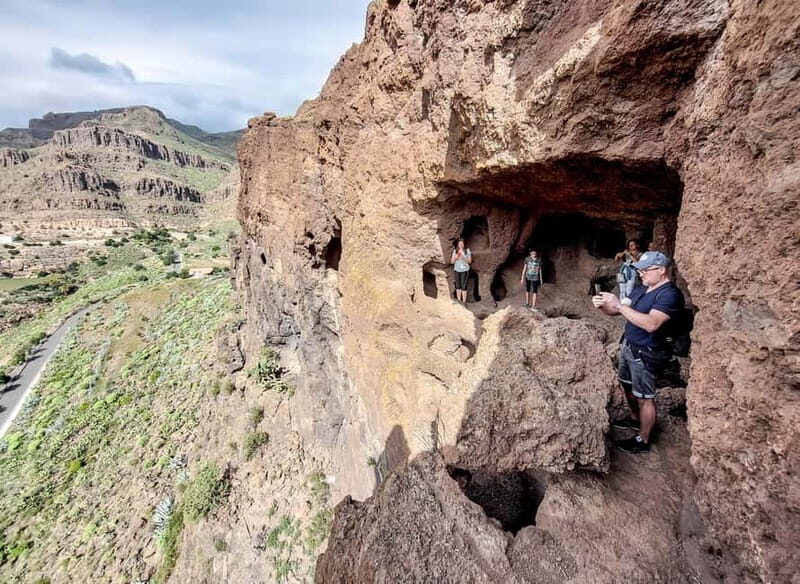 Gran Canaria: Red Gorge, Cave, Oasis Adventure Tour & Picnic - Key Points