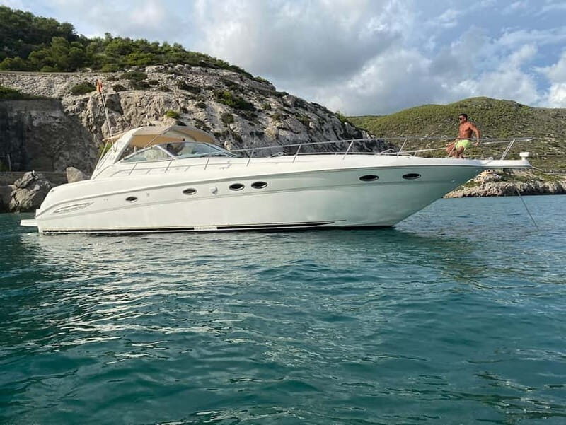 Gran Canaria: Shared yacht excursion with beverages, lunch and snorkeling - The Experience in Detail
