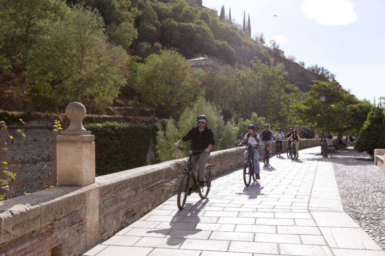 granada-albaicin-and-sacromonte-e-bike-tour