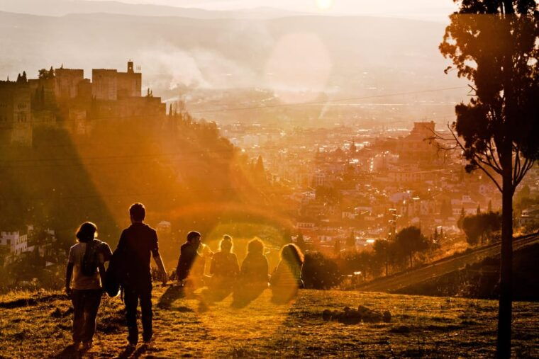 granada-albaicin-and-sacromonte-guided-sunset-walking-tour