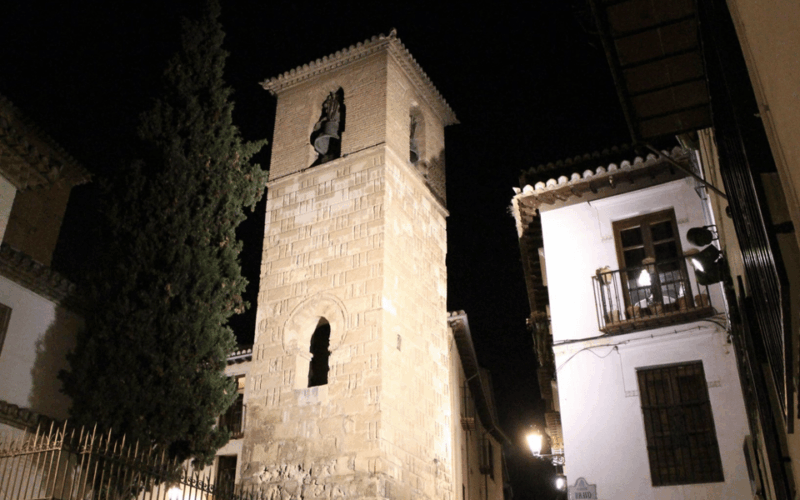 granada-albaicin-in-the-dark-walking-tour