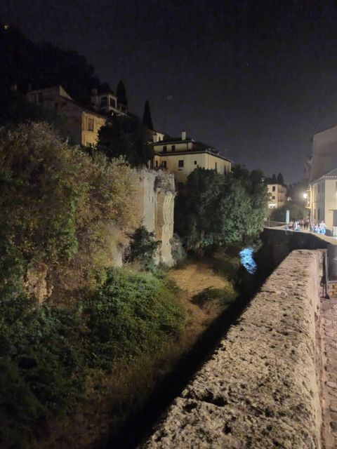 granada-albaicin-in-the-dark-walking-tour