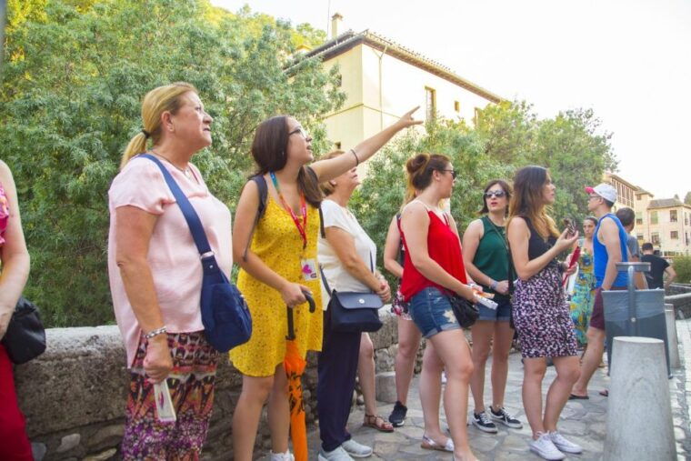granada-alhambra-albaicin-and-sacromonte-combo-tour