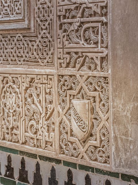 granada-alhambra-albaicin-and-sacromonte-combo-tour