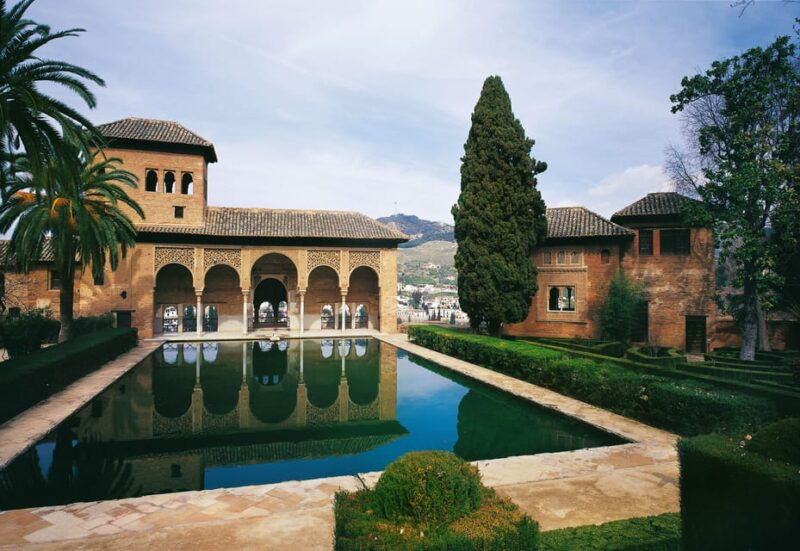 granada-alhambra-alcazaba-and-nasrid-palaces-tour