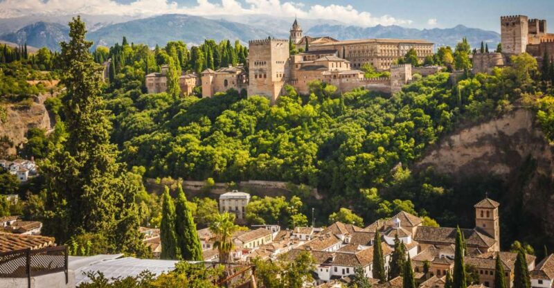 granada-alhambra-and-charles-v-palace-tour
