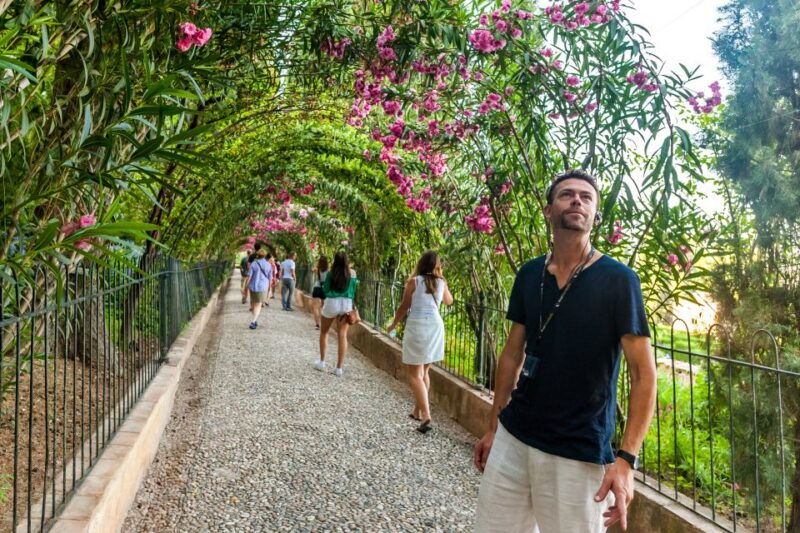 granada-alhambra-and-generalife-garden-ticket-guided-tour