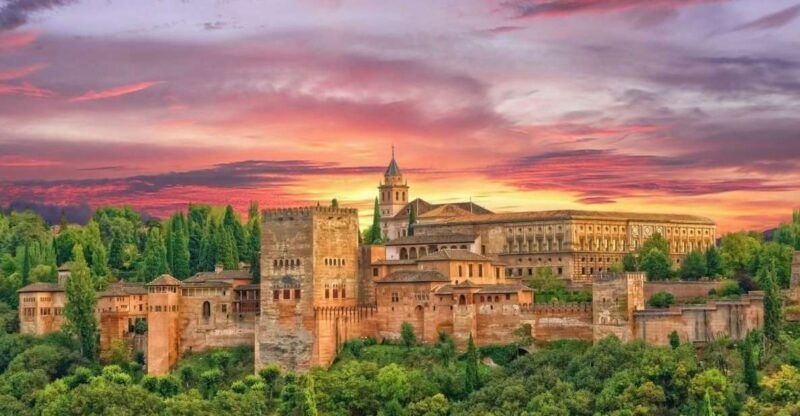 granada-alhambra-and-generalife-gardens-experience-tour