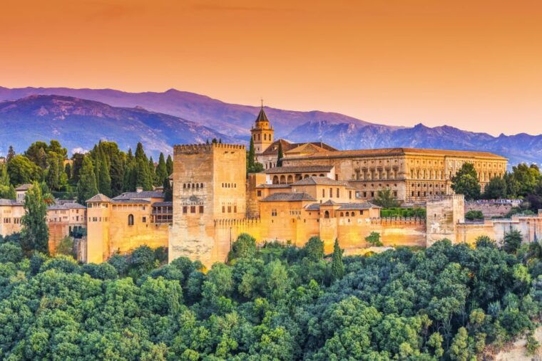 granada-alhambra-and-generalife-gardens-guided-tour