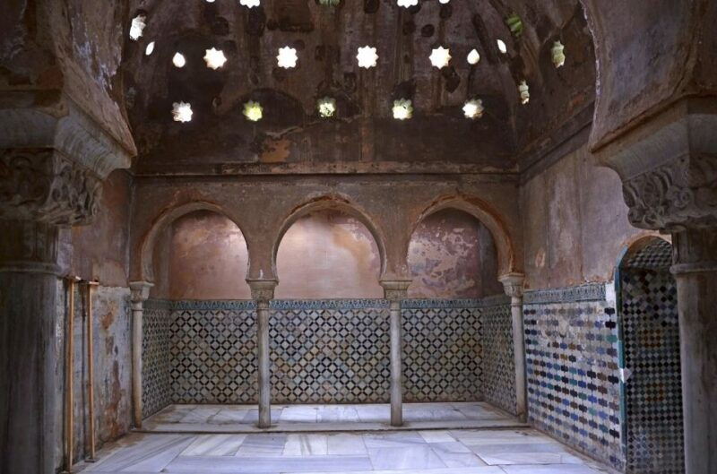 granada-alhambra-and-nasrid-palaces-private-tour-2