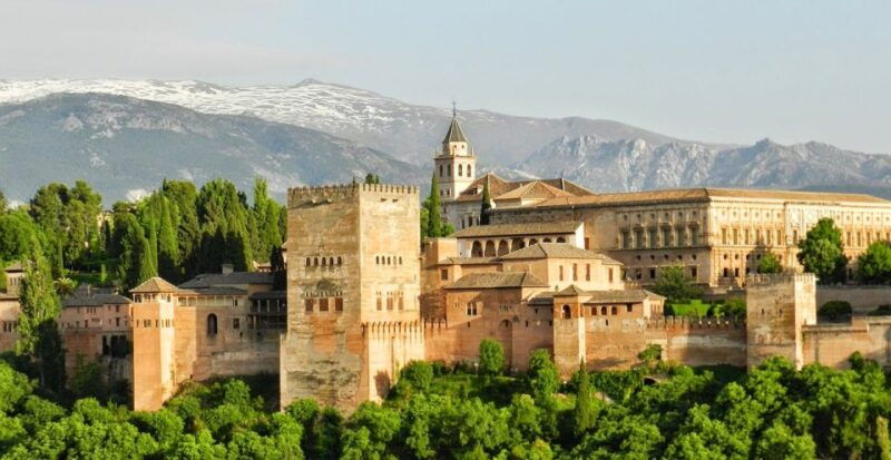 granada-alhambra-and-nasrid-palaces-tour-without-tickets