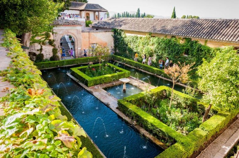 granada-alhambra-entry-ticket-with-audio-guide