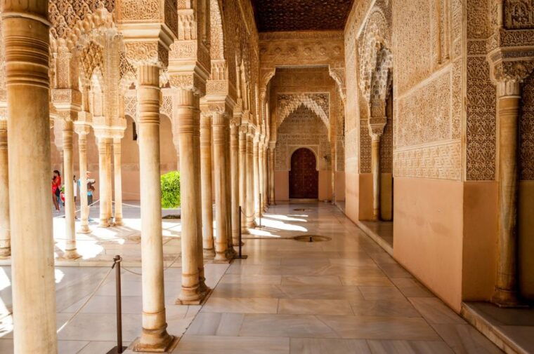 granada-alhambra-entry-ticket-with-audio-guide
