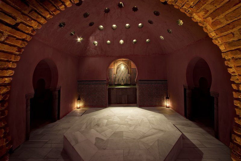 granada-alhambra-guided-tour-and-arabian-bath-and-massage