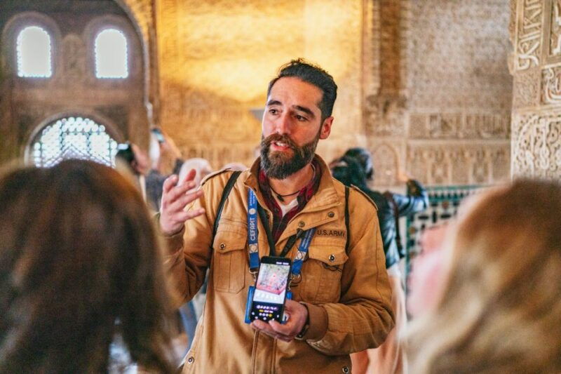 granada-alhambra-guided-tour-with-nasrid-palaces-gardens