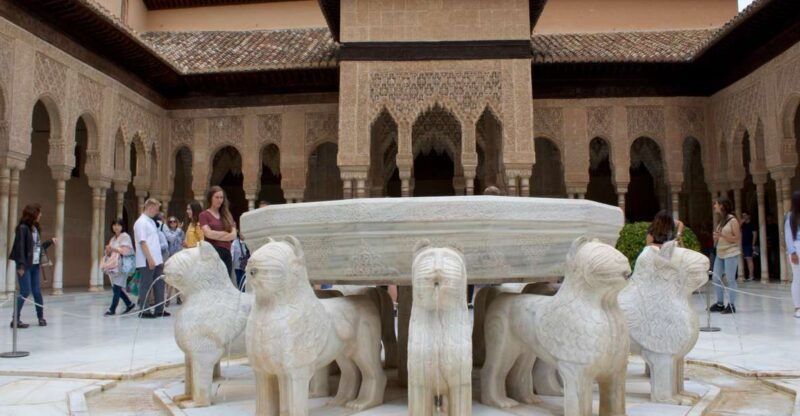 granada-alhambra-guided-tour-with-nasrid-palaces