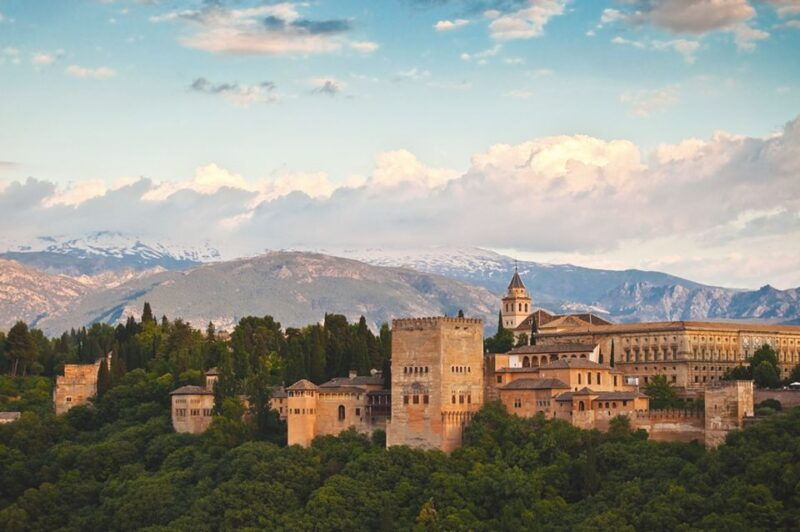 granada-alhambra-guided-tour-with-nasrid-palaces