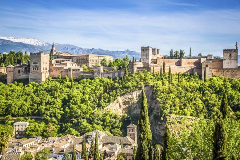granada-alhambra-nasrid-and-generalife-private-tour