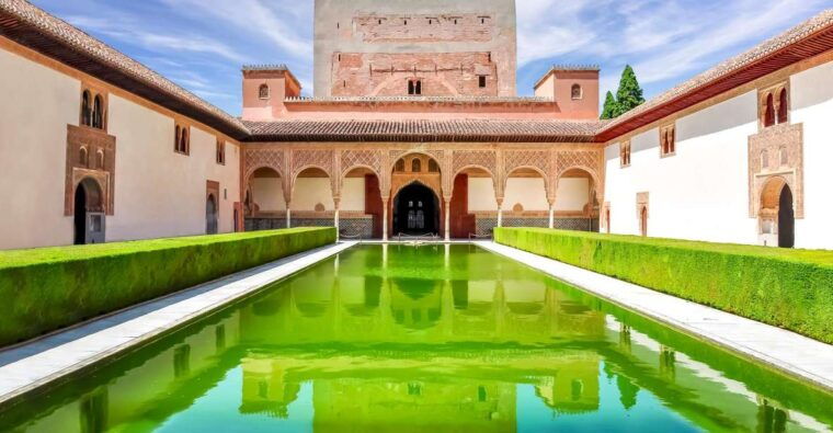 granada-alhambra-nasrid-and-generalife-private-tour