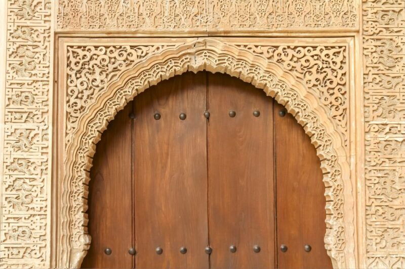 granada-alhambra-nasrid-palaces-and-generalife-tour
