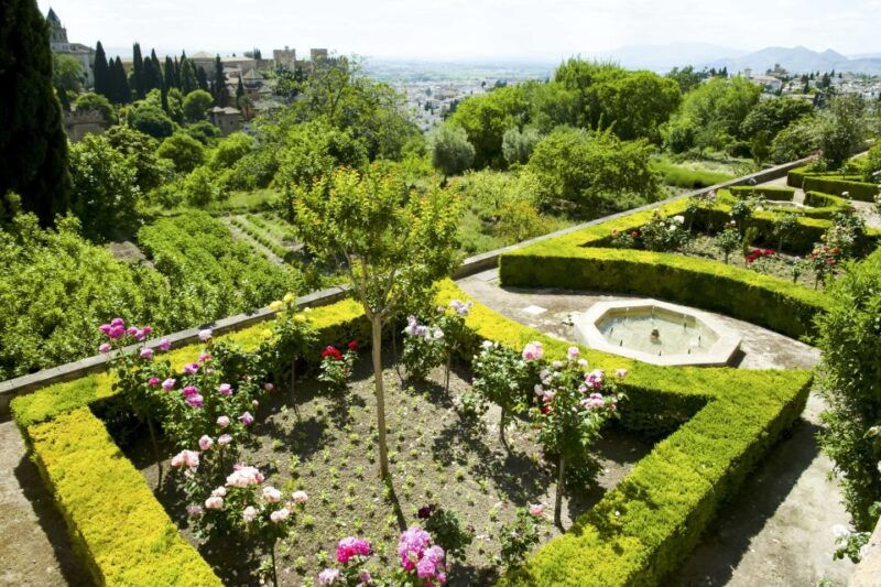 granada-alhambra-nasrid-palaces-and-generalife-tour