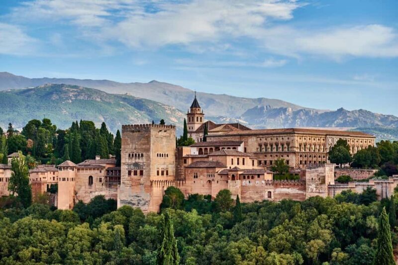Granada: Alhambra, Nasrid Palaces & Gardens guided Tour - Authentic Insights from Reviewers