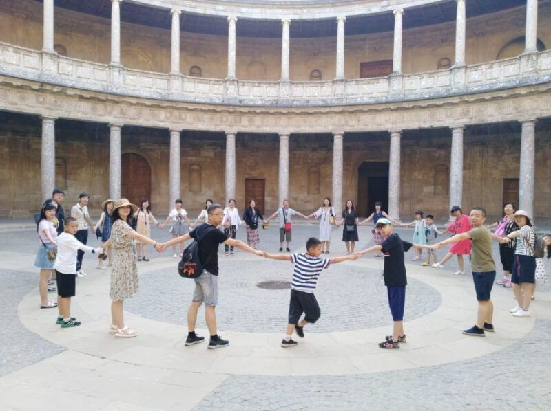 granada-alhambra-nasrid-palaces-generalife-guided-tour