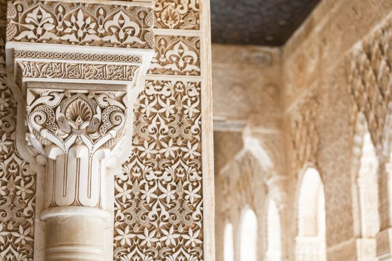 granada-alhambra-nasrid-palaces-generalife-guided-tour