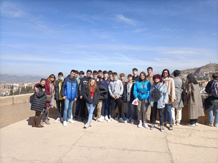 granada-alhambra-nasrid-palaces-generalife-guided-tour