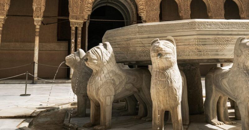 granada-alhambra-nasrid-palaces-small-group-guided-tour
