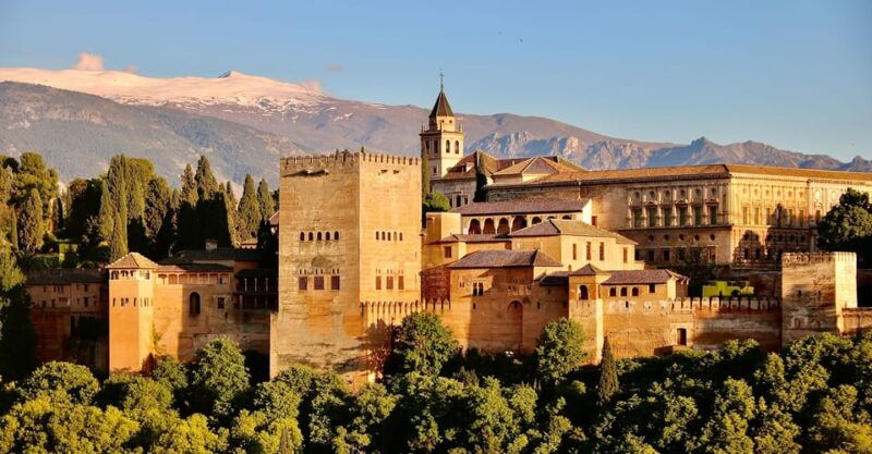 granada-alhambra-nasrid-palaces-small-group-guided-tour