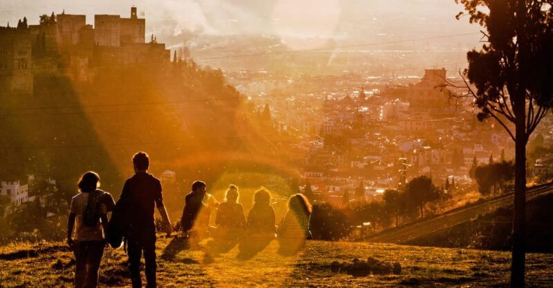 granada-alhambra-nasrid-palaces-small-group-guided-tour