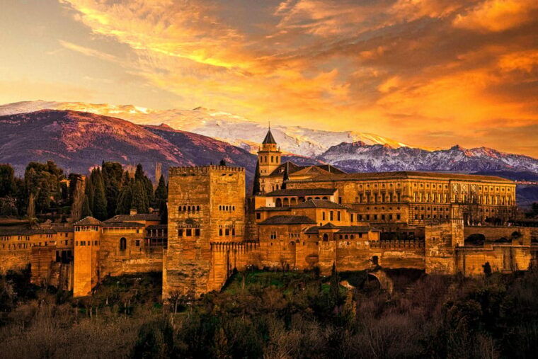 granada-alhambra-nasrid-palaces-tour-with-tickets-2