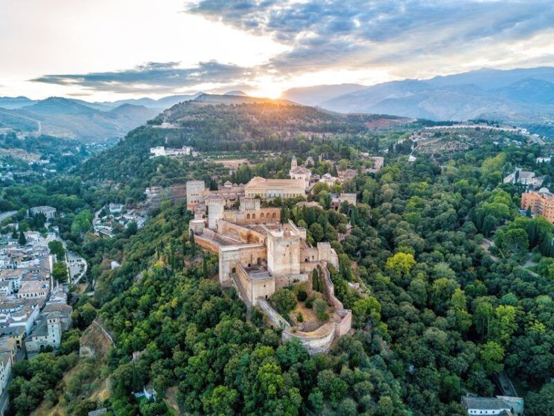 granada-alhambra-nasrid-palaces-tour-with-tickets