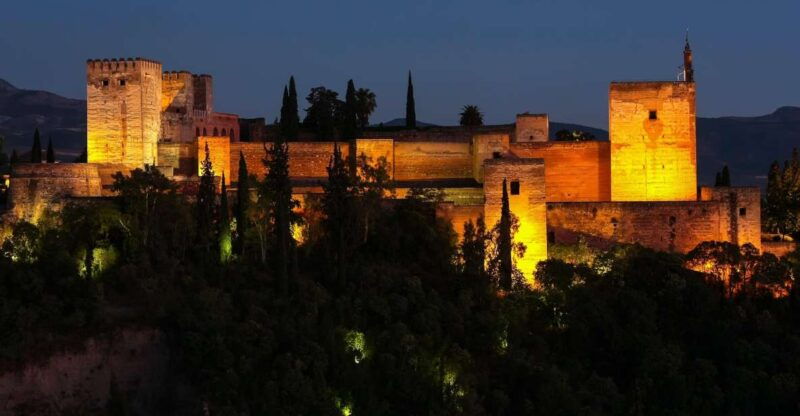 granada-alhambra-night-visit-entry-ticket