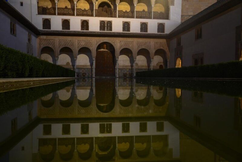 granada-alhambra-night-visit-entry-ticket