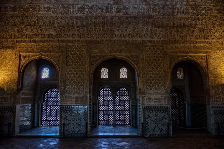 granada-alhambra-night-visit-entry-ticket