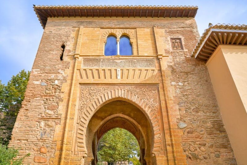 granada-alhambra-small-group-tour-with-nasrid-palaces