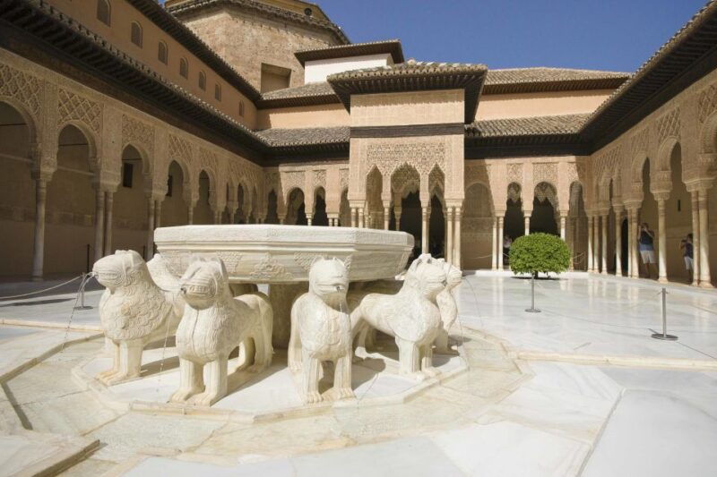 granada-alhambra-small-group-tour-with-nasrid-palaces