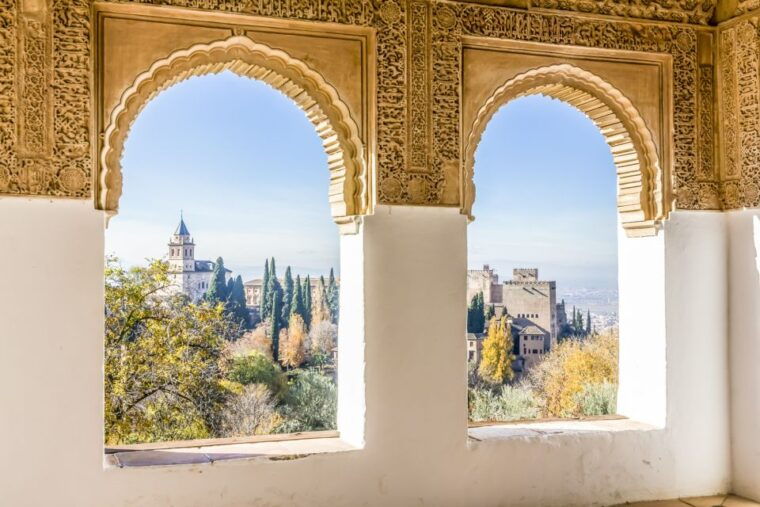 granada-alhambra-small-group-tour-with-nasrid-palaces