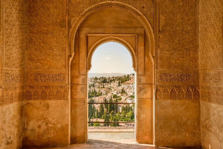 granada-alhambra-ticket-and-guided-tour-with-nasrid-palaces