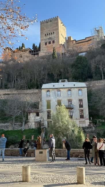 Granada: Arabic Monuments Guided Tour - Starting Point: Plaza Isabel la Católica