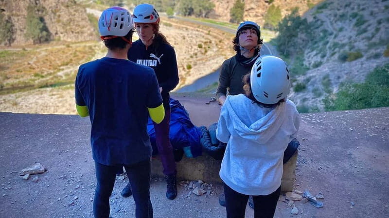 Granada: Belaying Course in a Climbing Falls - Key Points