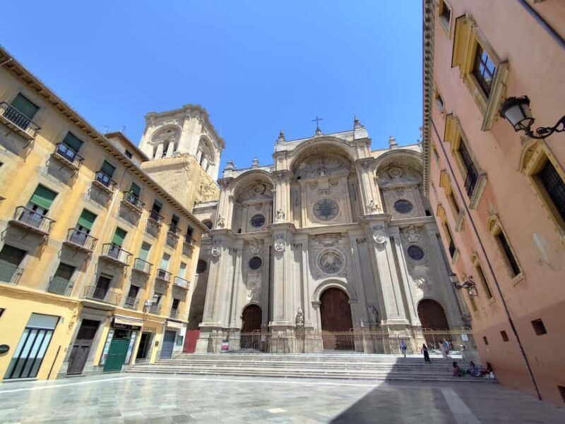 Granada: City center and Albaicin Private Tour - The Practical Side: What to Expect and Considerations
