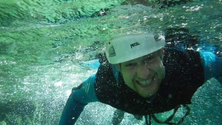 granada-family-canyoning-in-rio-verde