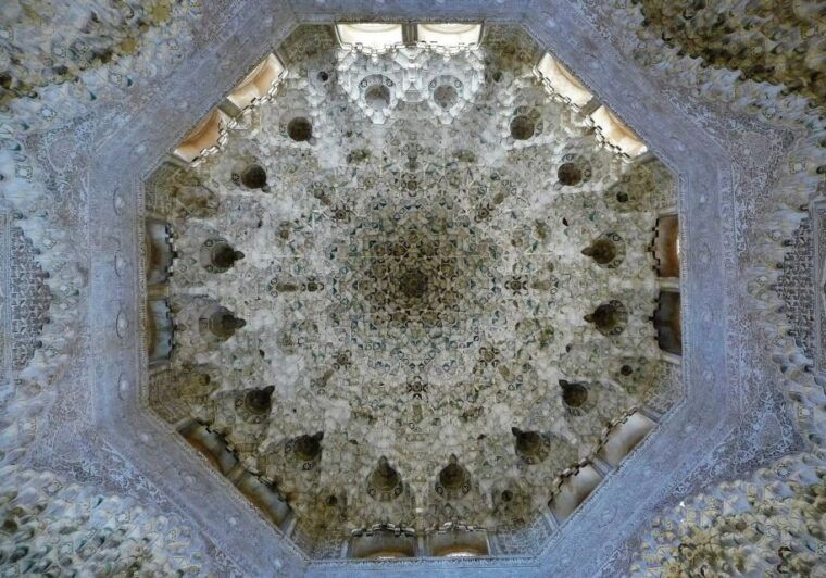 granada-fast-track-alhambra-nasrid-palaces-guided-tour