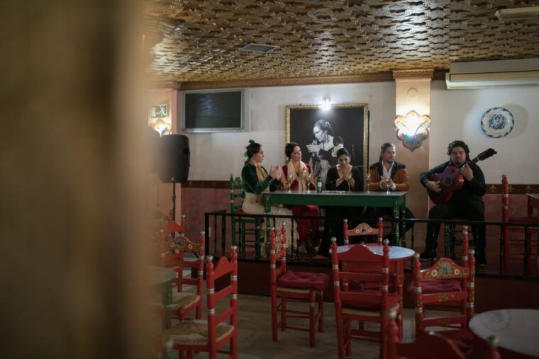 granada-flamenco-show-at-tablao-flamenco-albayzin
