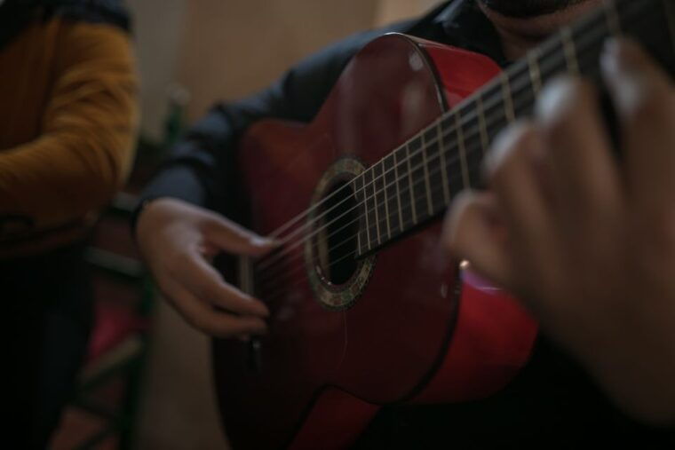 granada-flamenco-show-at-tablao-flamenco-albayzin