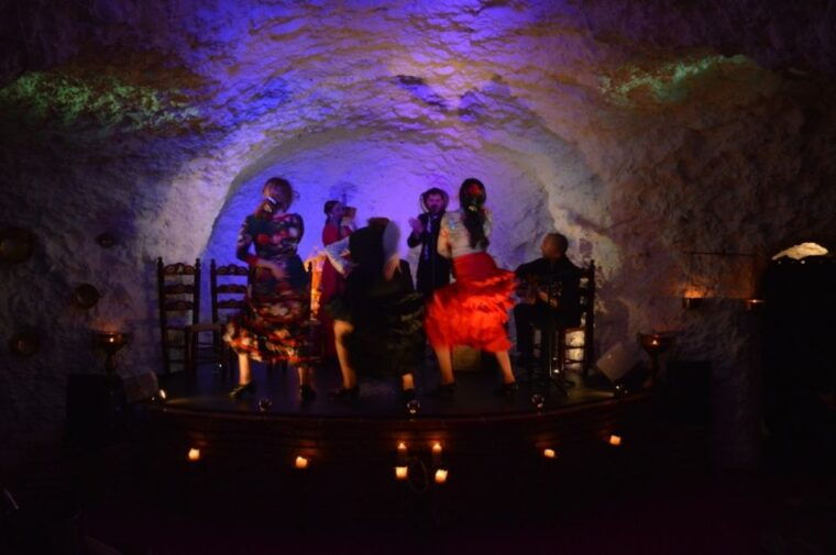 granada-flamenco-show-at-templo-del-flamenco-with-drink