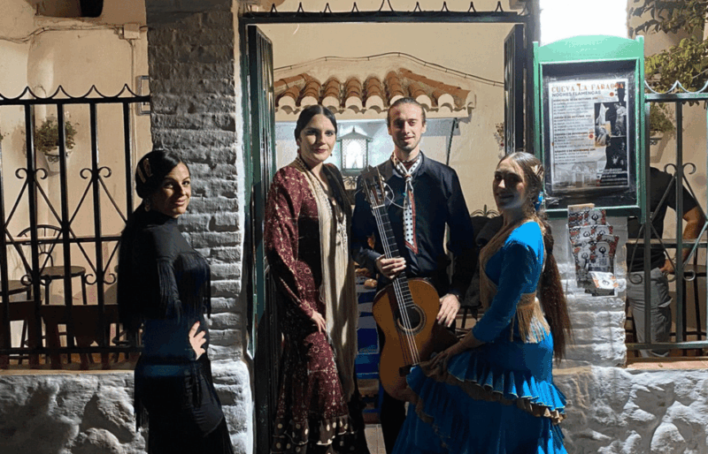 granada-flamenco-show-in-the-cave-la-faraona